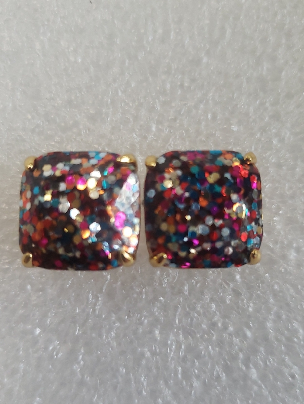 Kate Spade - Multicolor Confetti Glitter Stud Earrings. Gold-Tone